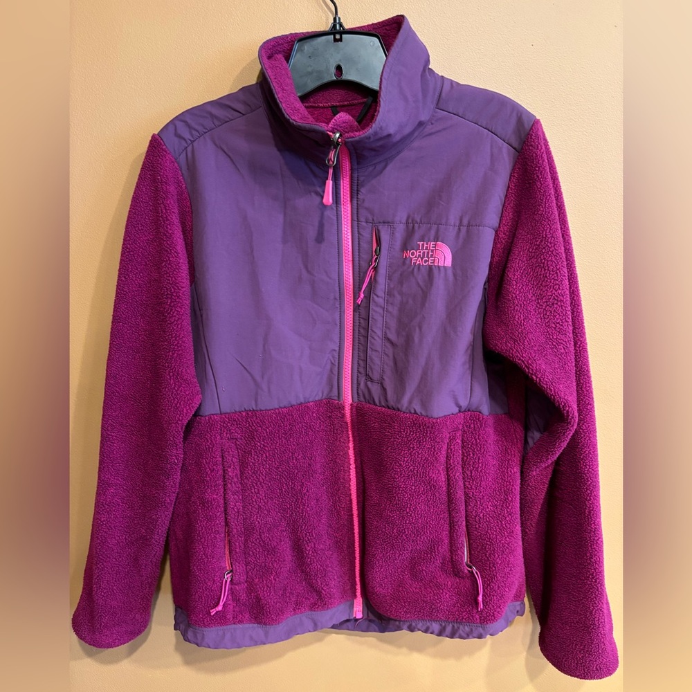 Women’s Medium Magenta Purple North Face Jacket